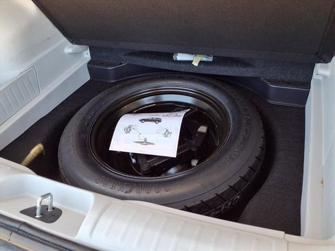 Certified 2021 Jeep Cherokee Latitude Lux w/ Comfort/Convenience Group image 28