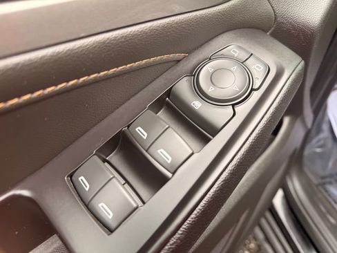 Used 2020 Chevrolet Traverse LS FWD image 13