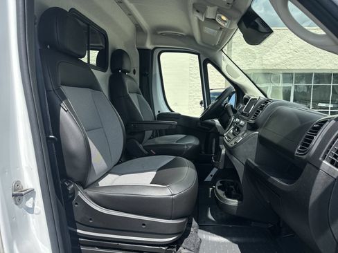Used 2025 RAM ProMaster 2500 w/ Convenience Group FWD image 22