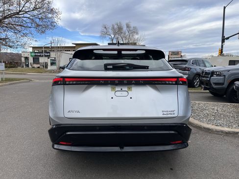 Used 2023 Nissan Ariya AWD image 7