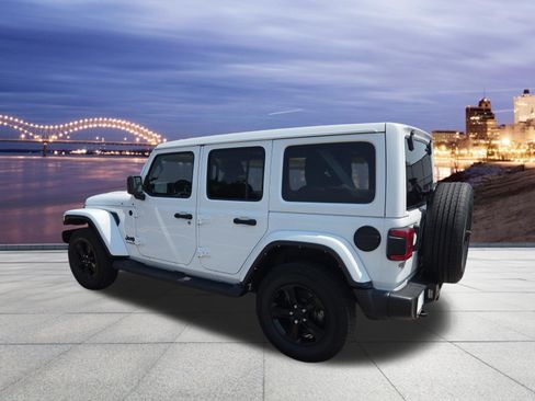 Used 2021 Jeep Wrangler Unlimited Sahara AWD/4WD image 3