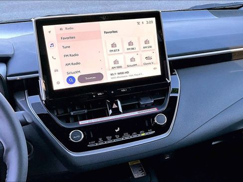 New 2026 Toyota Corolla SE image 6