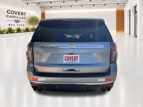 Used 2024 Chevrolet Suburban Premier w/ Advanced Technology Package AWD/4WD image 12