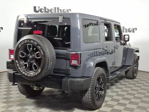 Used 2017 Jeep Wrangler Unlimited Sahara AWD/4WD image 7
