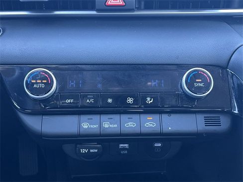 Certified 2025 Hyundai Elantra Blue image 12