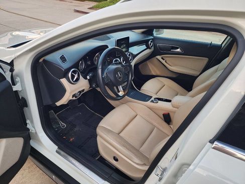 Used 2016 Mercedes-Benz GLA 250 image 11