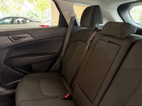 Used 2025 Kia Sportage LX image 33