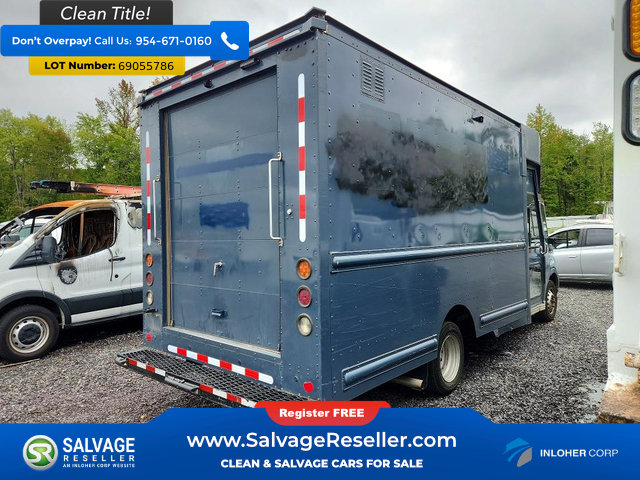 Used 2021 Ford Transit 350 DRW RWD image 4
