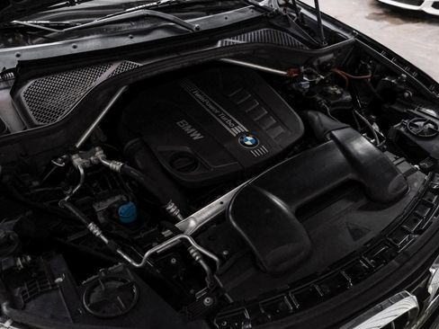 Used 2015 BMW X5 xDrive35d image 49