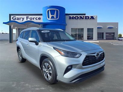 Used 2024 Toyota Highlander LE