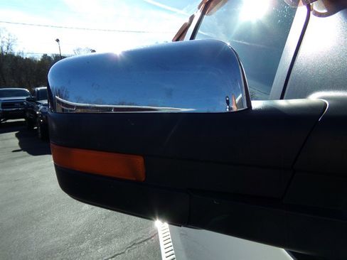 Used 2011 Ford F150 Lariat w/ Lariat Chrome Pkg image 26