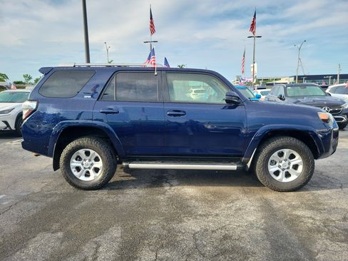 Used 2015 Toyota 4Runner SR5 AWD/4WD image 13