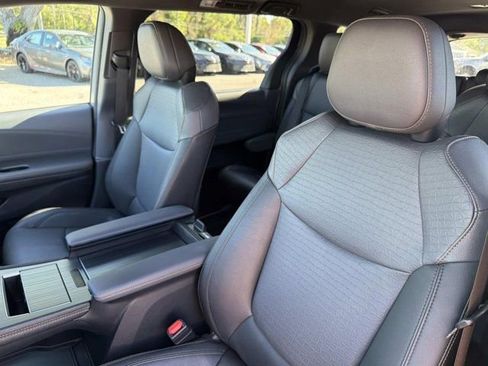 Certified 2024 Toyota Sienna XLE Woodland Edition AWD/4WD image 11