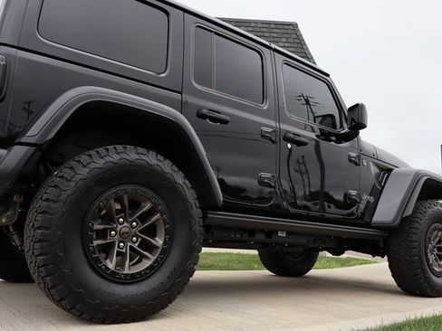 Used 2025 Jeep Wrangler Unlimited Rubicon 392 image 42