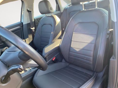 Used 2024 Volkswagen Jetta SE w/ Panoramic Sunroof Package FWD image 10
