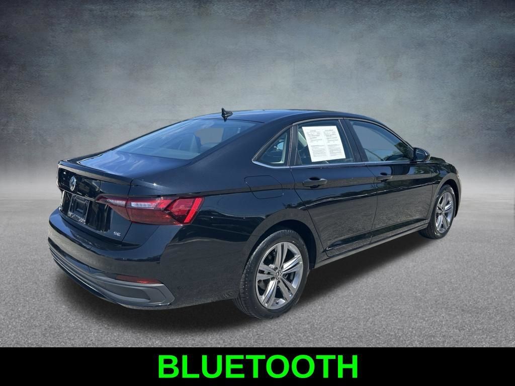 Used 2024 Volkswagen Jetta SE FWD image 5
