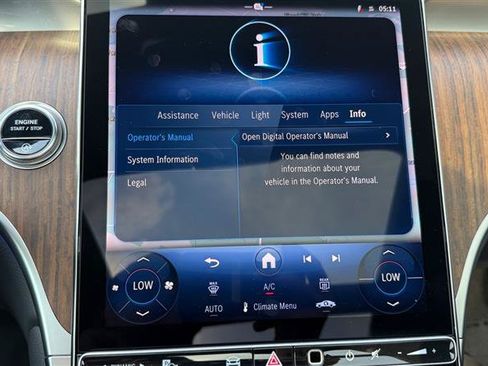 Used 2025 Mercedes-Benz GLC 300 4MATIC image 35