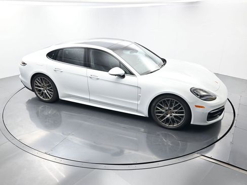 Certified 2023 Porsche Panamera Platinum Edition image 41