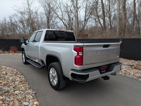 Used 2022 Chevrolet Silverado 3500 High Country w/ Z71 Off-Road Package image 3