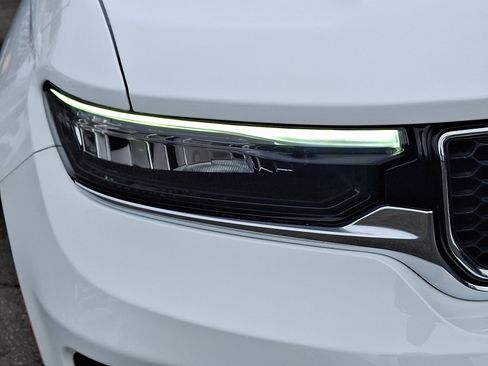 Certified 2023 Jeep Grand Cherokee Overland w/ Luxury Tech Group IV image 9