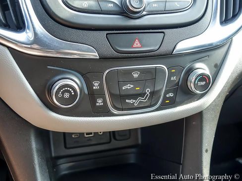 Used 2020 Chevrolet Equinox LS w/ LS Convenience Package AWD/4WD image 18