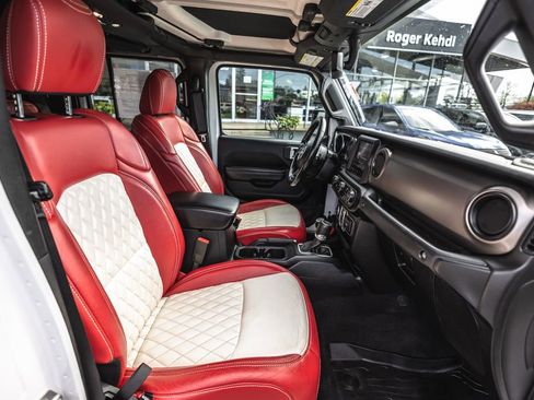 Used 2021 Jeep Gladiator Willys image 28