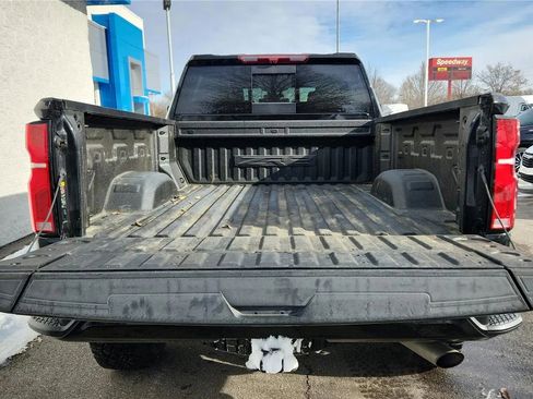 Used 2024 Chevrolet Silverado 2500 ZR2 image 17
