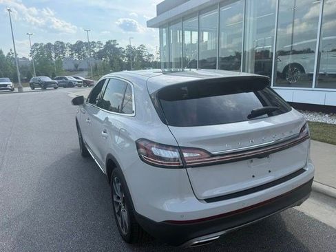 Used 2022 Lincoln Nautilus Reserve AWD/4WD image 8