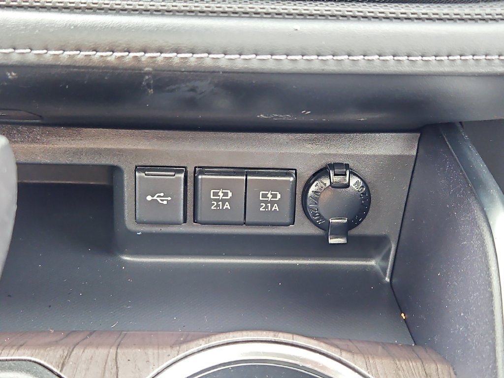Used 2021 Toyota Highlander Platinum AWD/4WD image 19