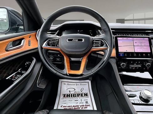 Used 2022 Jeep Grand Cherokee Summit AWD/4WD image 8