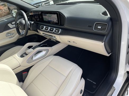 Certified 2025 Mercedes-Benz GLS 450 4MATIC image 51