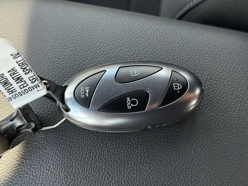 Used 2025 Hyundai Elantra Sport image 27