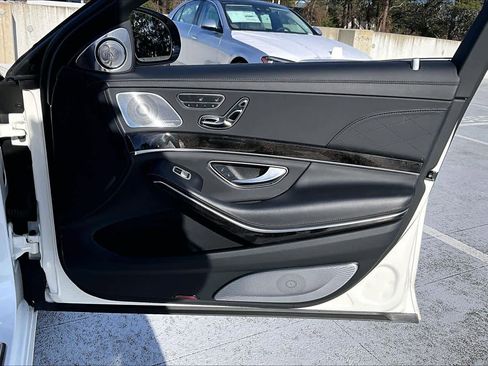 Used 2018 Mercedes-Benz Maybach S 650 Maybach S 650 image 23