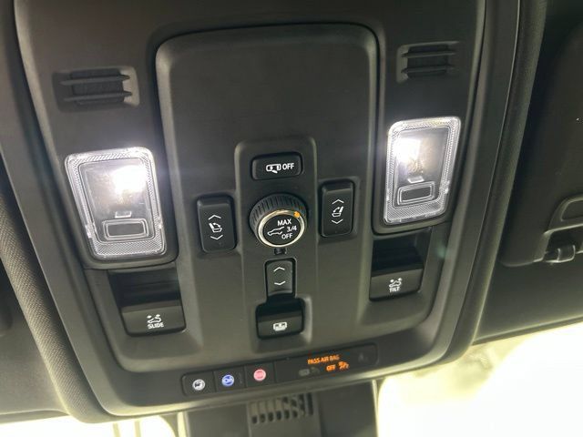 Used 2025 GMC Yukon XL Denali w/ Sun & Power Step Package AWD/4WD image 19
