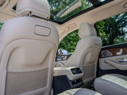 Used 2020 Mercedes-Benz GLS 450 4MATIC image 31