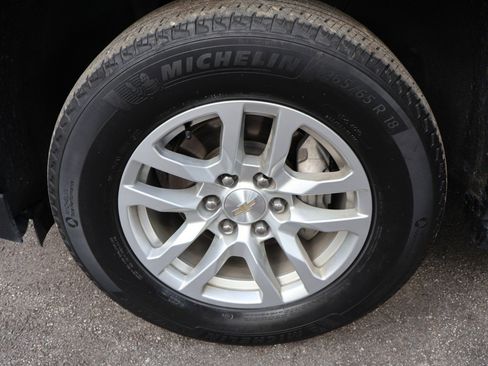 Used 2023 Chevrolet Suburban LS RWD image 27