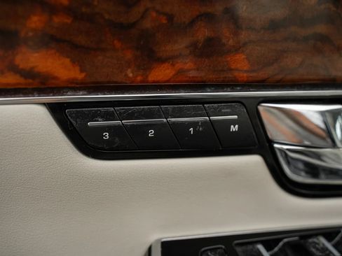 Used 2012 Jaguar XJ RWD image 18