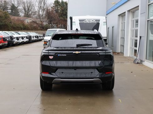 New 2026 Chevrolet Equinox EV LT image 9