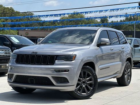 Used 2019 Jeep Grand Cherokee High Altitude RWD image 3