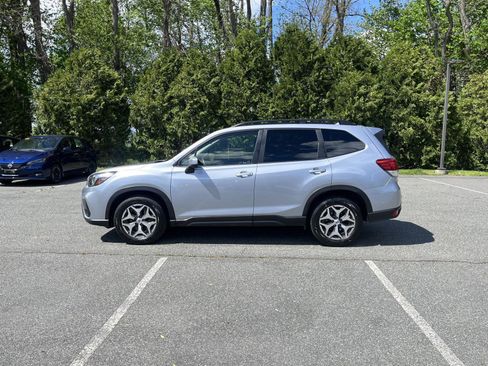 Used 2019 Subaru Forester Premium AWD/4WD image 8