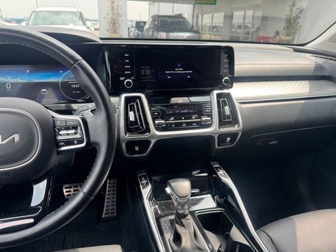 Certified 2022 Kia Sorento SX FWD image 17