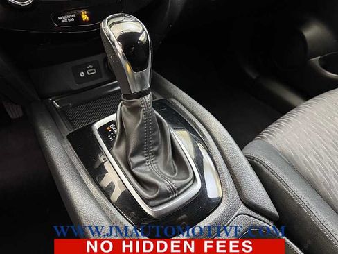 Used 2018 Nissan Rogue SV AWD/4WD image 30