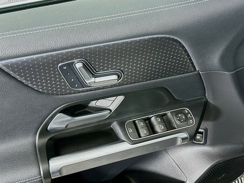 Used 2024 Mercedes-Benz EQB 250+ image 15