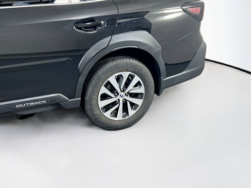 Used 2023 Subaru Outback Premium image 29