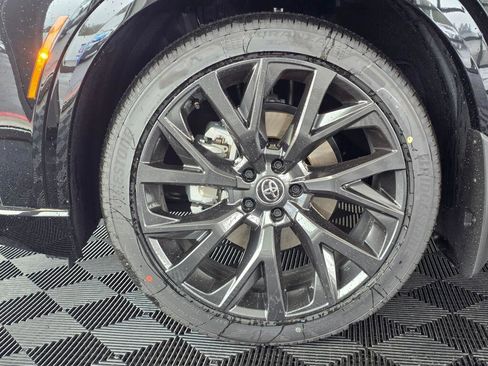 New 2025 Toyota Crown Signia Limited image 11