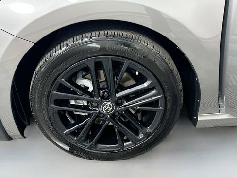 Used 2025 Toyota Camry SE image 32