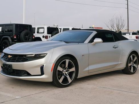 Used 2019 Chevrolet Camaro LT image 3