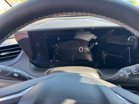 Used 2025 Buick Encore GX Avenir w/ Avenir Technology Package image 17