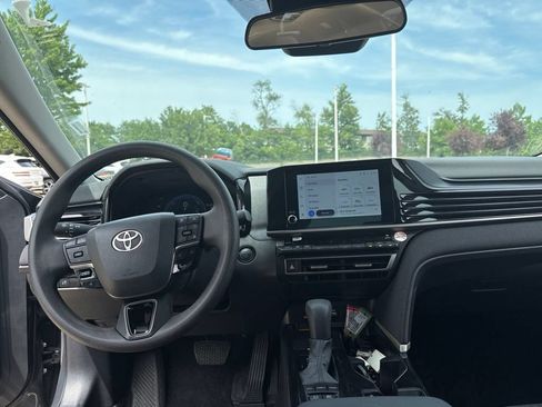Used 2025 Toyota Camry LE FWD image 21