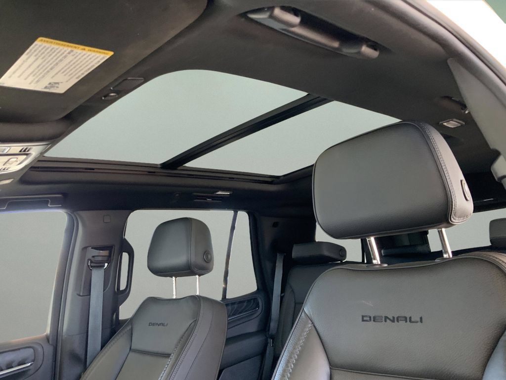 Used 2021 GMC Yukon Denali w/ Denali Premium Package AWD/4WD image 25